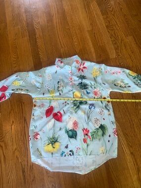 Charming Boutique Light Blue Floral Half Button Down -Front Blouse NWOT size M